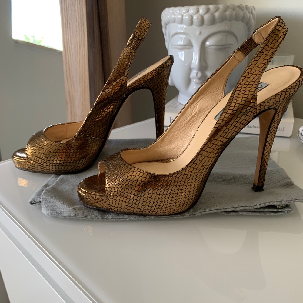 Authentic Anne Klein heels in perfect condition